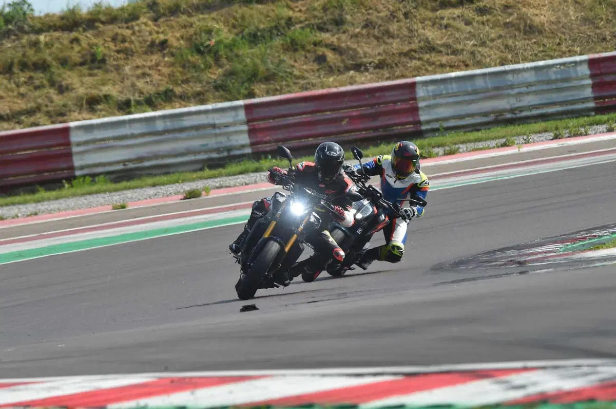 Tre fun bike nude e divertenti (2)