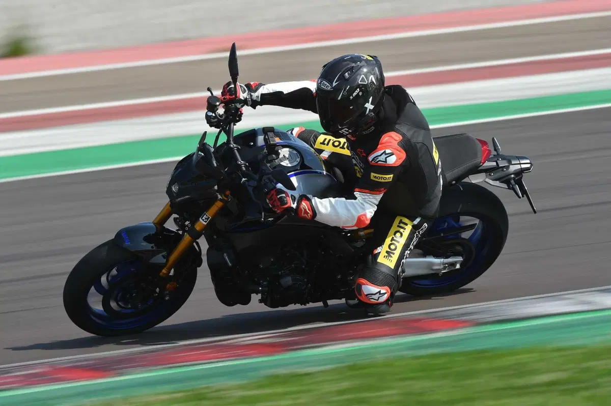 Tre fun bike nude e divertenti (3)