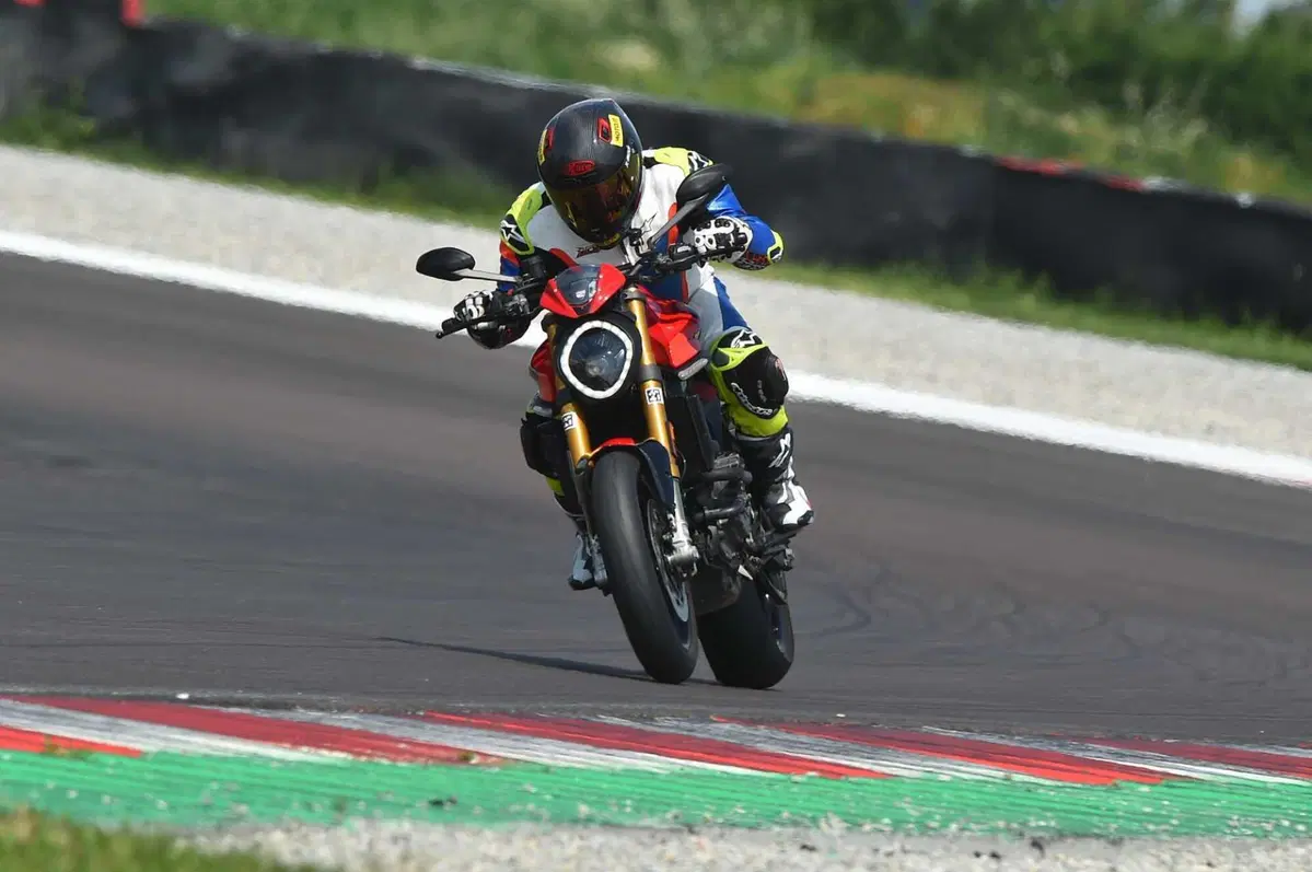Tre fun bike nude e divertenti (4)