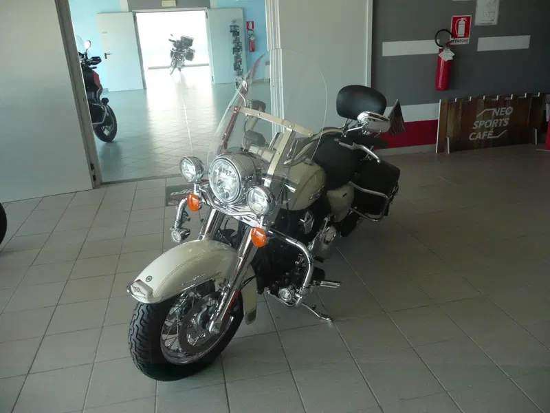 Harley-Davidson 103 Road King Classic (2014 - 16) - FLHRC (2)