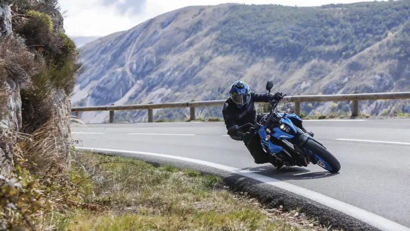 [VIDEO] Ecco di cos'&egrave; capace la Suzuki GSX-8S 