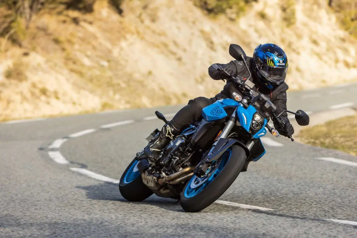[VIDEO] Ecco di cos'è capace la Suzuki GSX-8S  (2)