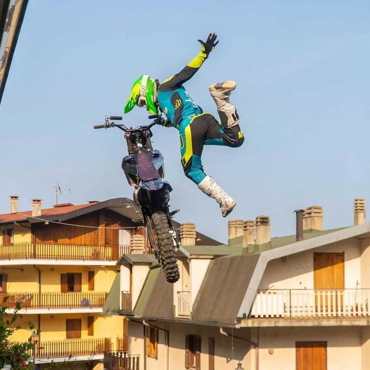 [VIDEO] Freestyle in mezzo alle case? Se ti chiami Vanni Oddera tutto è possibile! (5)
