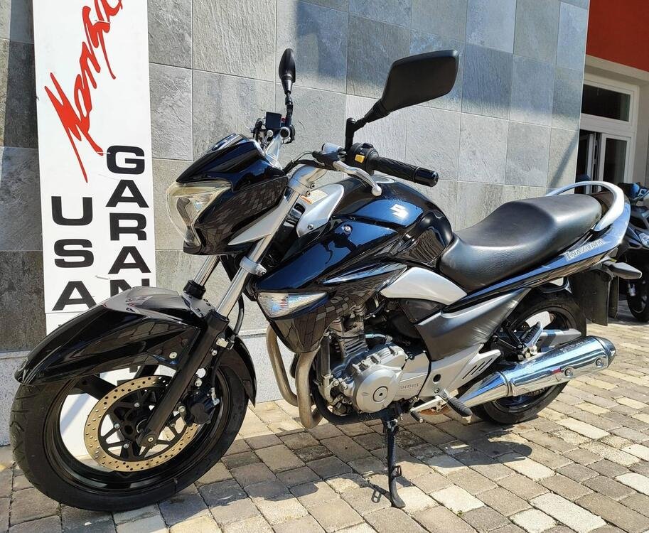 Suzuki Inazuma 250 (2012 - 17)