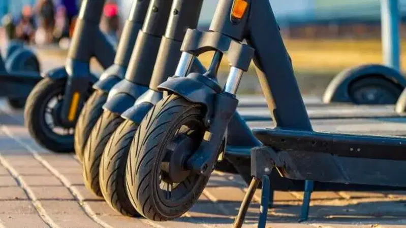 Dal Cdm arriva l'obbligo di assicurazione per i monopattini elettrici. Il punto di svolta &egrave; vicino