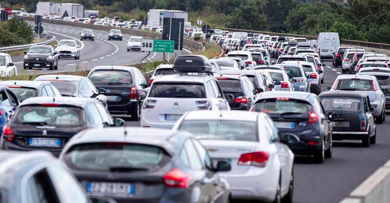 Esodo estivo. Arriva un weekend da bollino nero per il traffico: queste le strade interessate