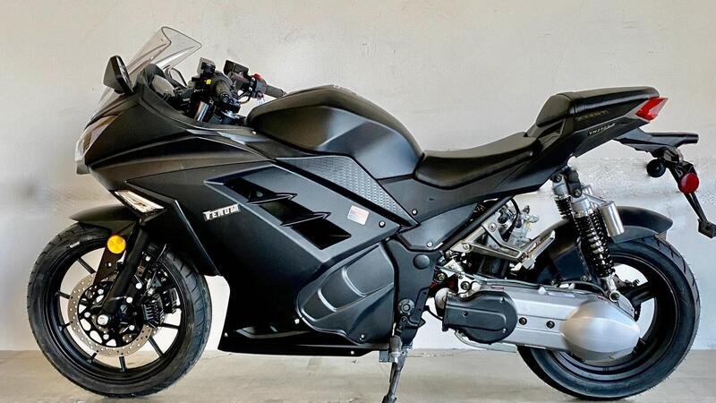 Venom X22GT: in America piacciono le moto automatiche?