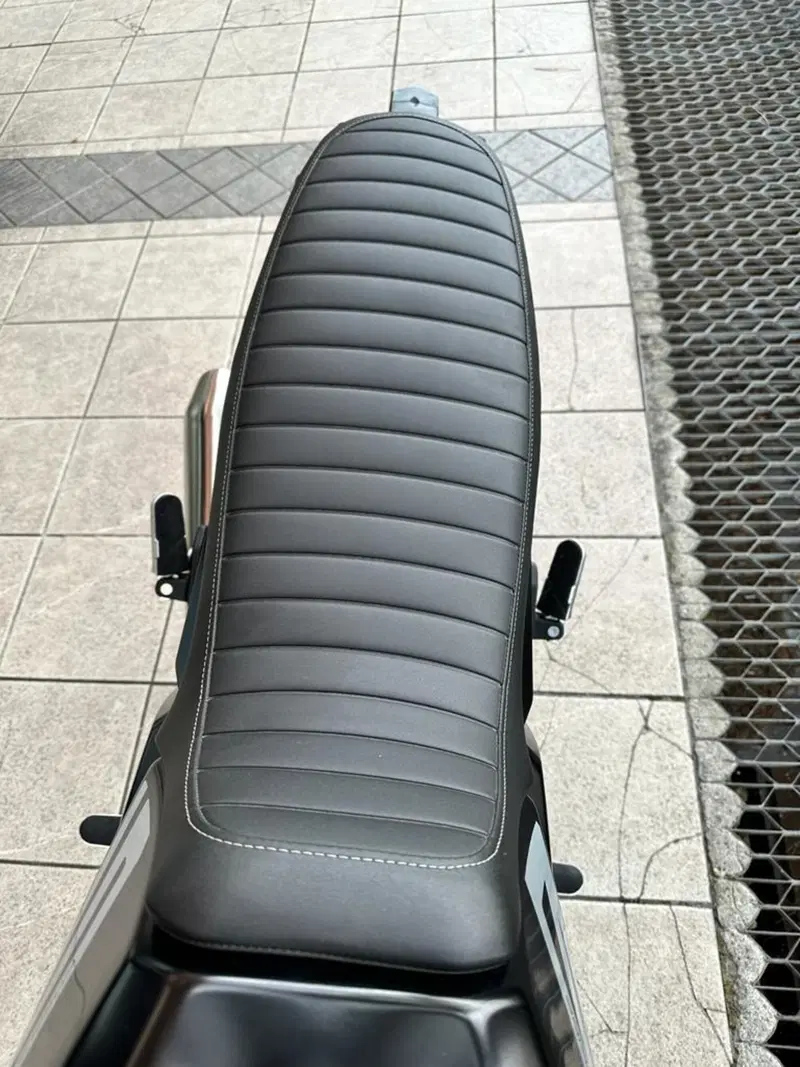 Brixton Motorcycles Crossfire 500 X (2021 - 26) (12)
