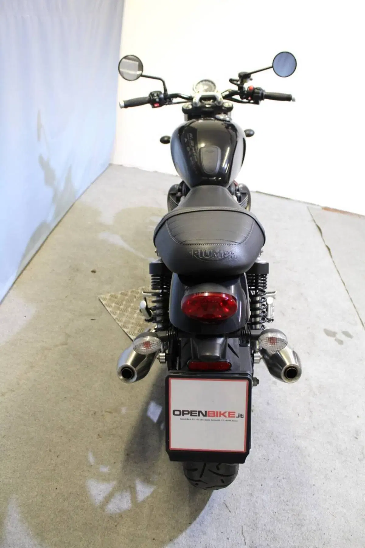 Triumph Street Twin 900 (2016) (5)