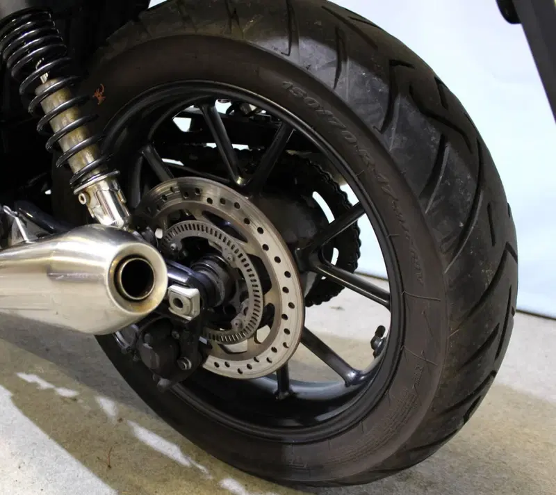 Triumph Street Twin 900 (2016) (15)