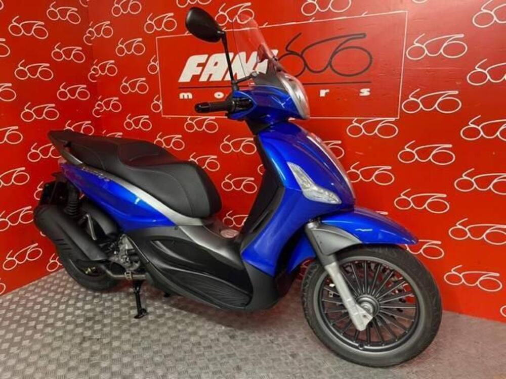 Piaggio Beverly 300 i.e. ABS-ASR (2016 - 20) (3)