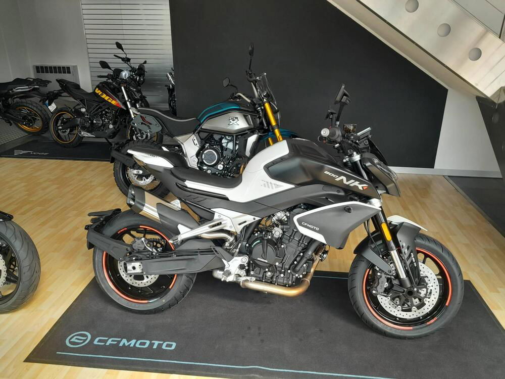 CFMOTO 800NK Advanced (2023 - 24)