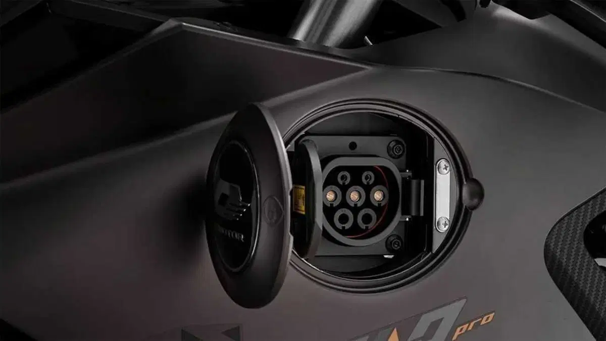 125 elettrica e con 4 marce: QJ svela la versione Pro della OAO [GALLERY] (13)