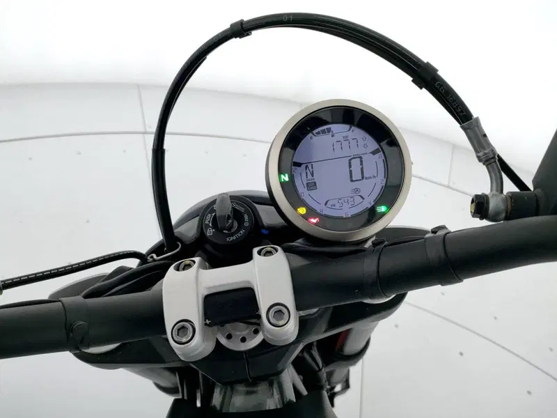 Ducati Scrambler 800 Urban Motard (2022) (4)