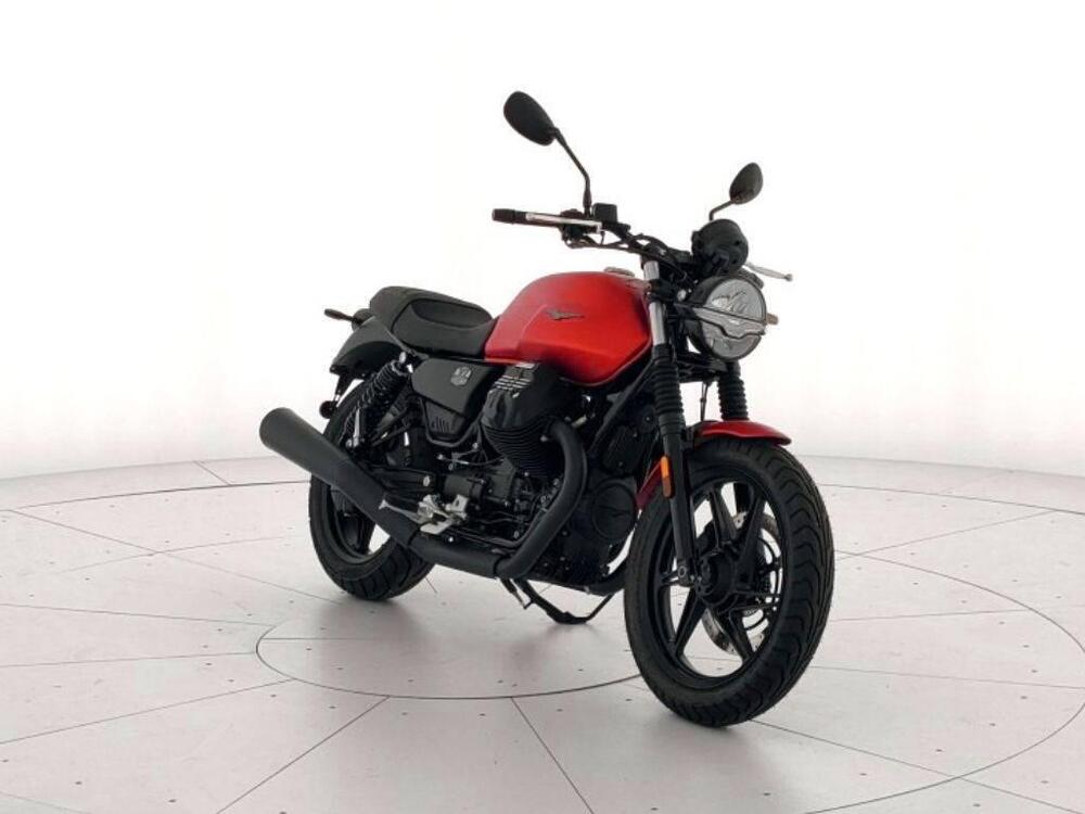 Moto Guzzi V7 Stone (2021 - 24) (3)