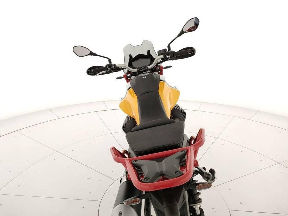 Moto Guzzi V85 TT Evocative Graphics (2021 - 23) (5)
