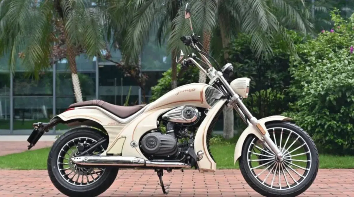 Un chopper da 1.300 euro: in Cina ci sono riusciti. Si chiama Zongshen Yomi 125 (12)