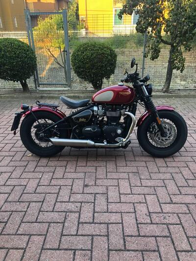 Triumph Bonneville Bobber 1200 (2021 - 24), prezzo e scheda tecnica - Moto .it