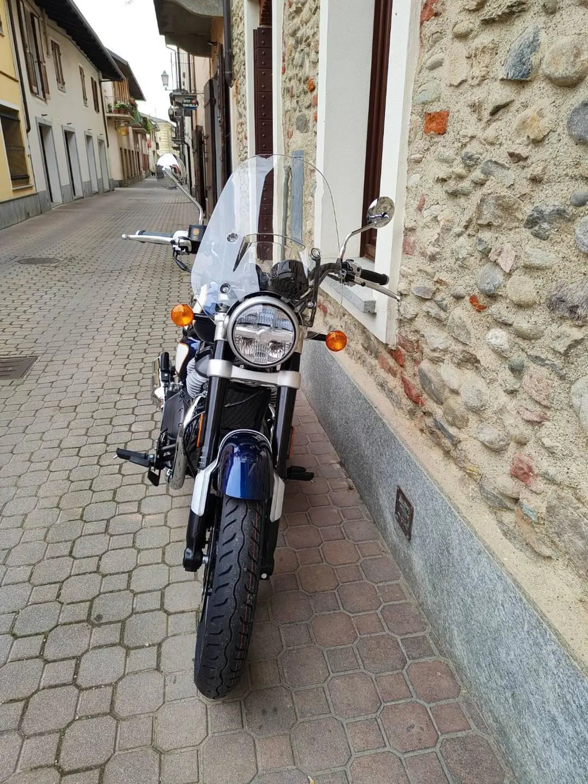 Royal Enfield Super Meteor 650 (2023 - 26) (4)