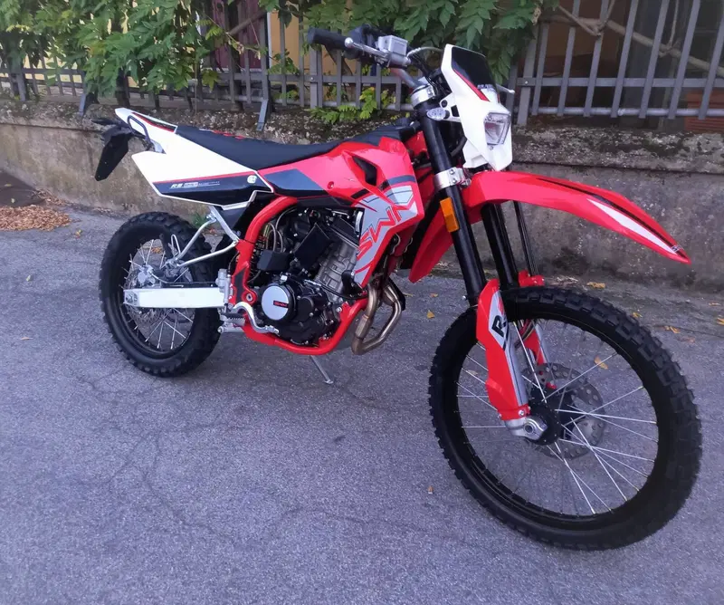 Swm RS 125 R (2021 - 23) (5)