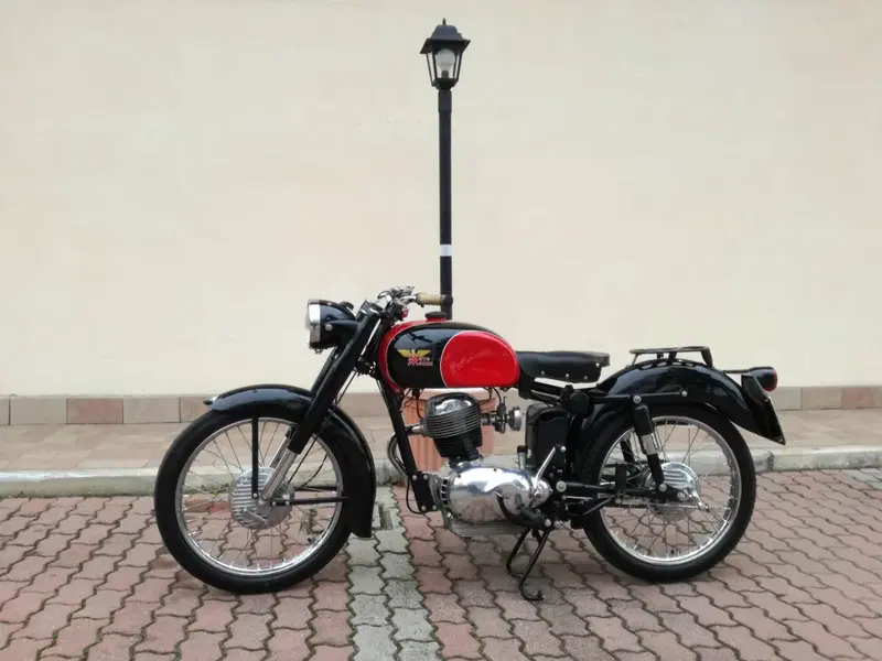 Moto Morini 175 TURISMO PRIMA SERIE (2)
