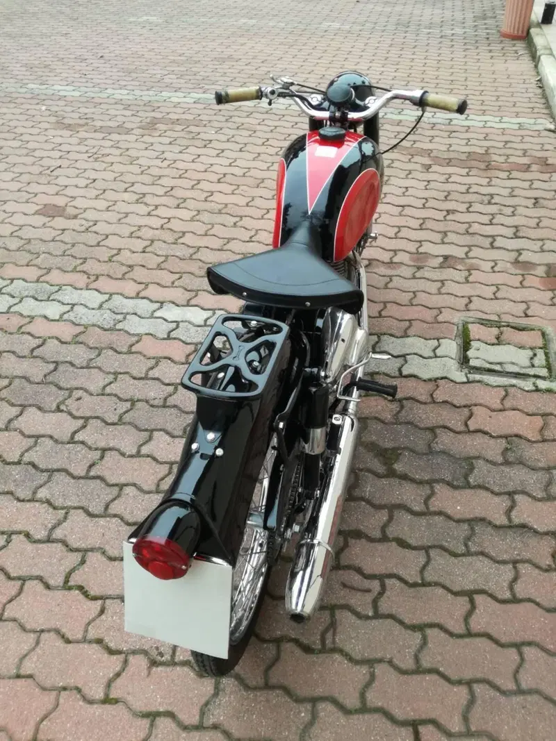 Moto Morini 175 TURISMO PRIMA SERIE (3)