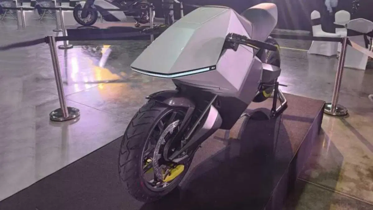Ola Electric si dà alle moto! Quanto dovremmo prenderla sul serio?   (4)