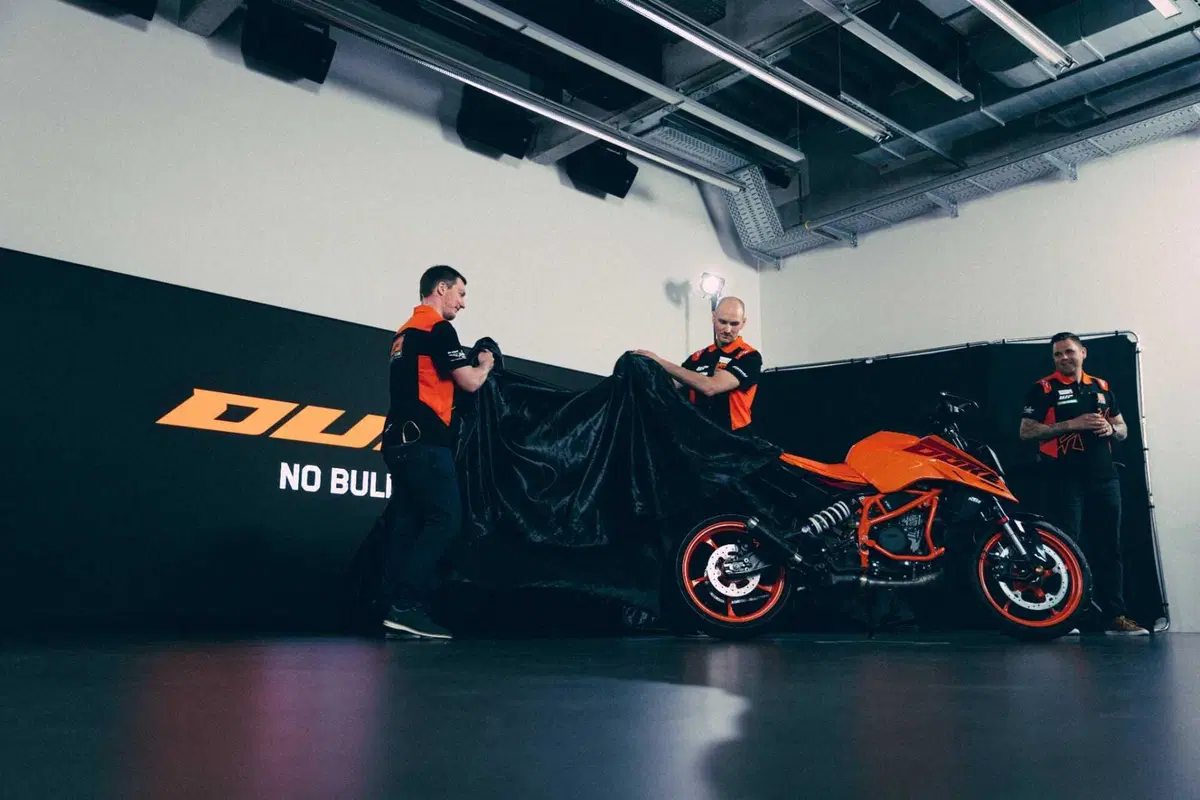 KTM presenta la 390 Duke 2024. Cambia, in tutto [VIDEO & GALLERY] (18)