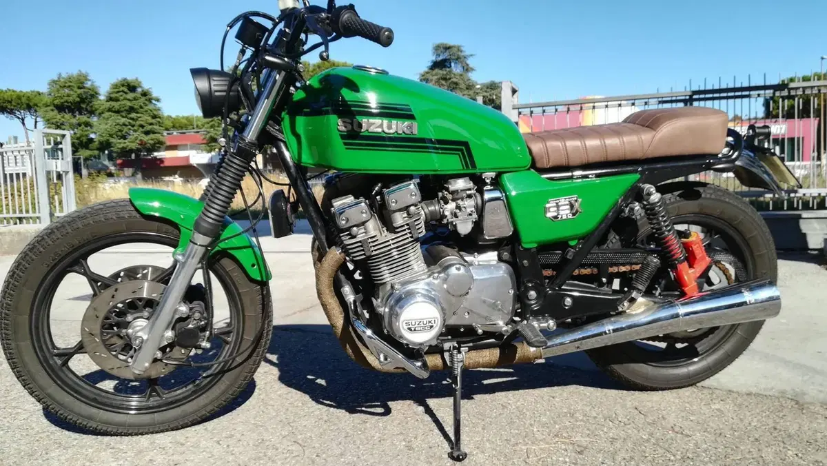 Suzuki GS750 X