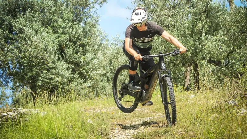 Elettrica e full ma non si vede! Prova della e-mtb piu integrata sul mercato [VIDEO e GALLERY]