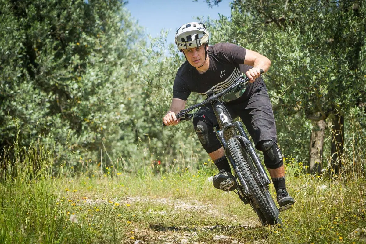 Elettrica e full ma non si vede! Prova della e-mtb piu integrata sul mercato [VIDEO e GALLERY]
