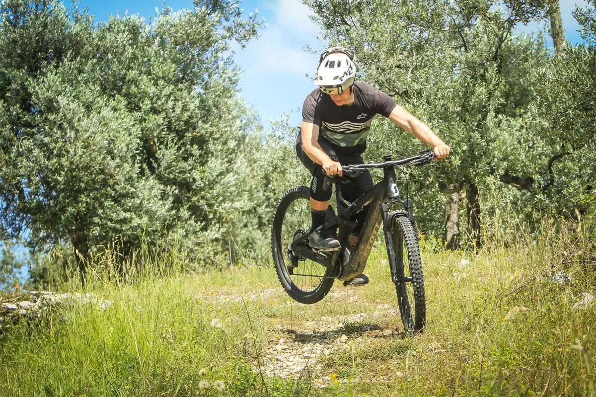 Elettrica e full ma non si vede! Prova della e-mtb piu integrata sul mercato [VIDEO e GALLERY] (2)