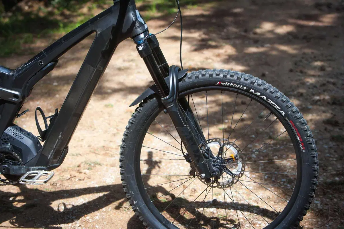 Elettrica e full ma non si vede! Prova della e-mtb piu integrata sul mercato [VIDEO e GALLERY] (6)