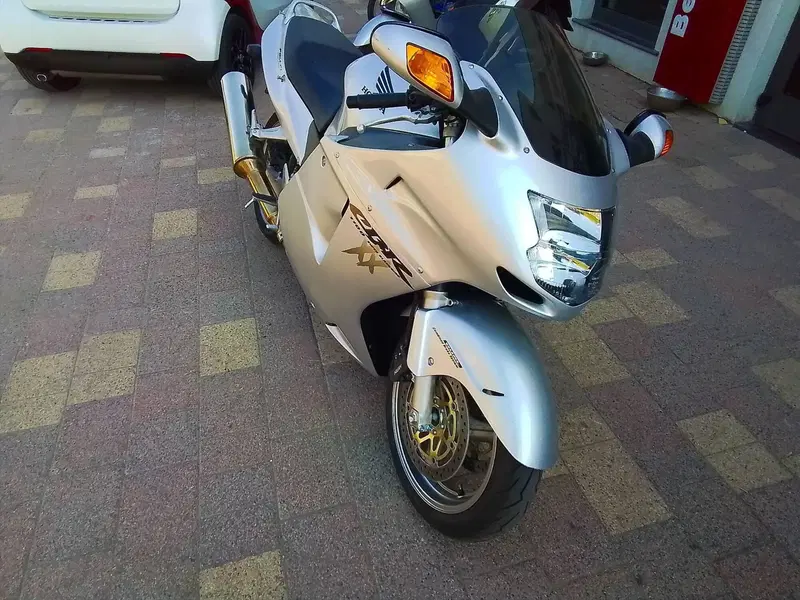 Honda CBR 1100 XX  (2001 - 06) (15)