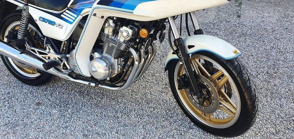 Honda CB 750 F2 (2)
