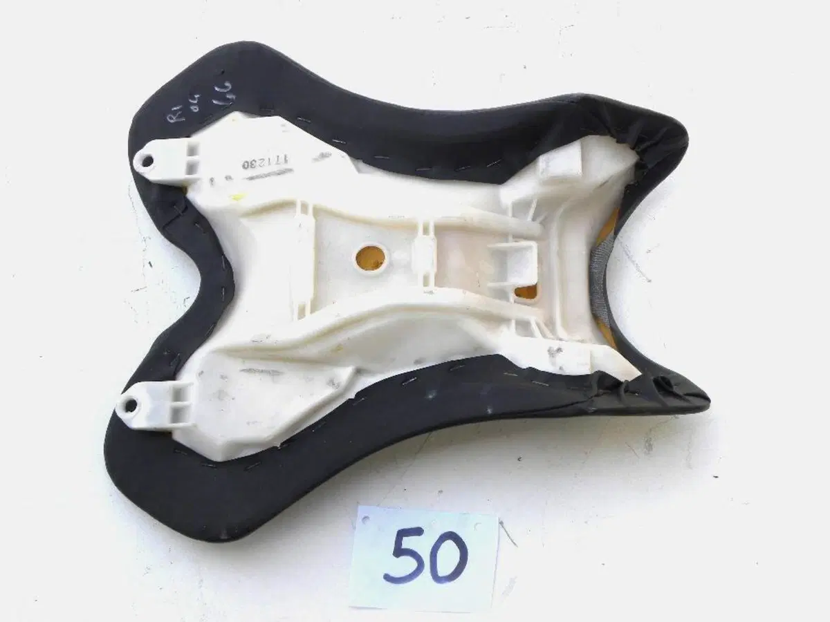 Sella conducente Yamaha YZF R1 (6)