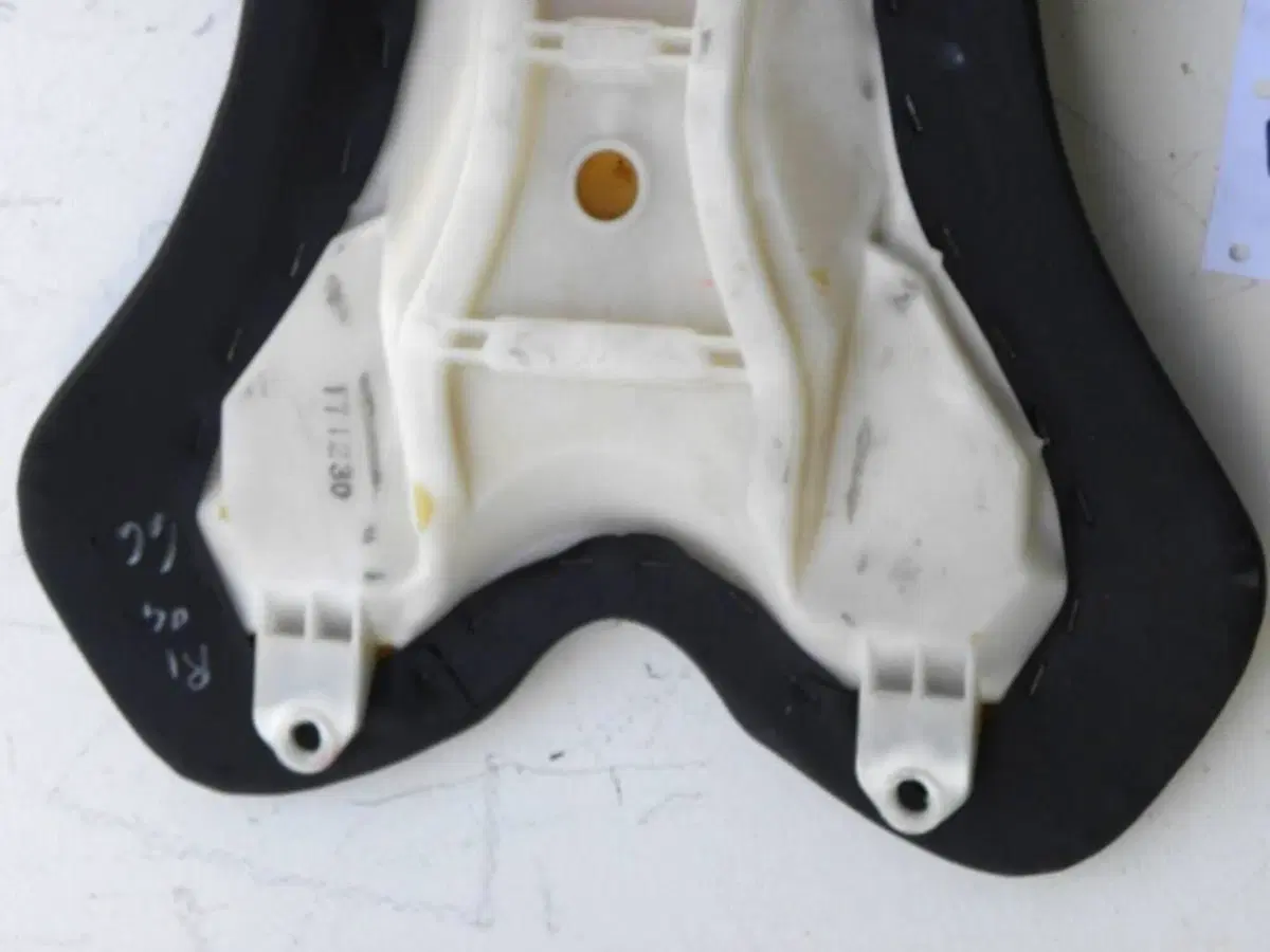 Sella conducente Yamaha YZF R1 (7)