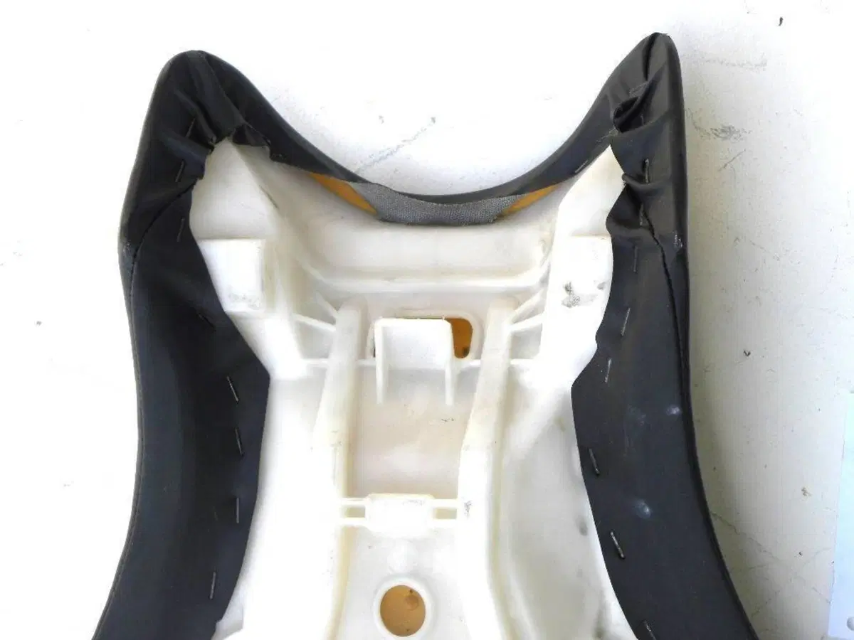 Sella conducente Yamaha YZF R1 (8)