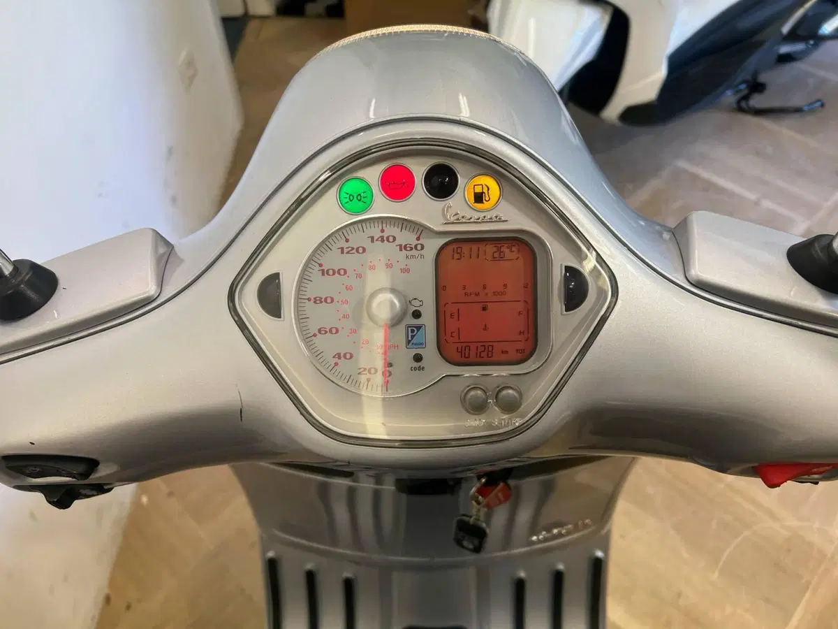 Vespa GTS 250 i.e. (2)