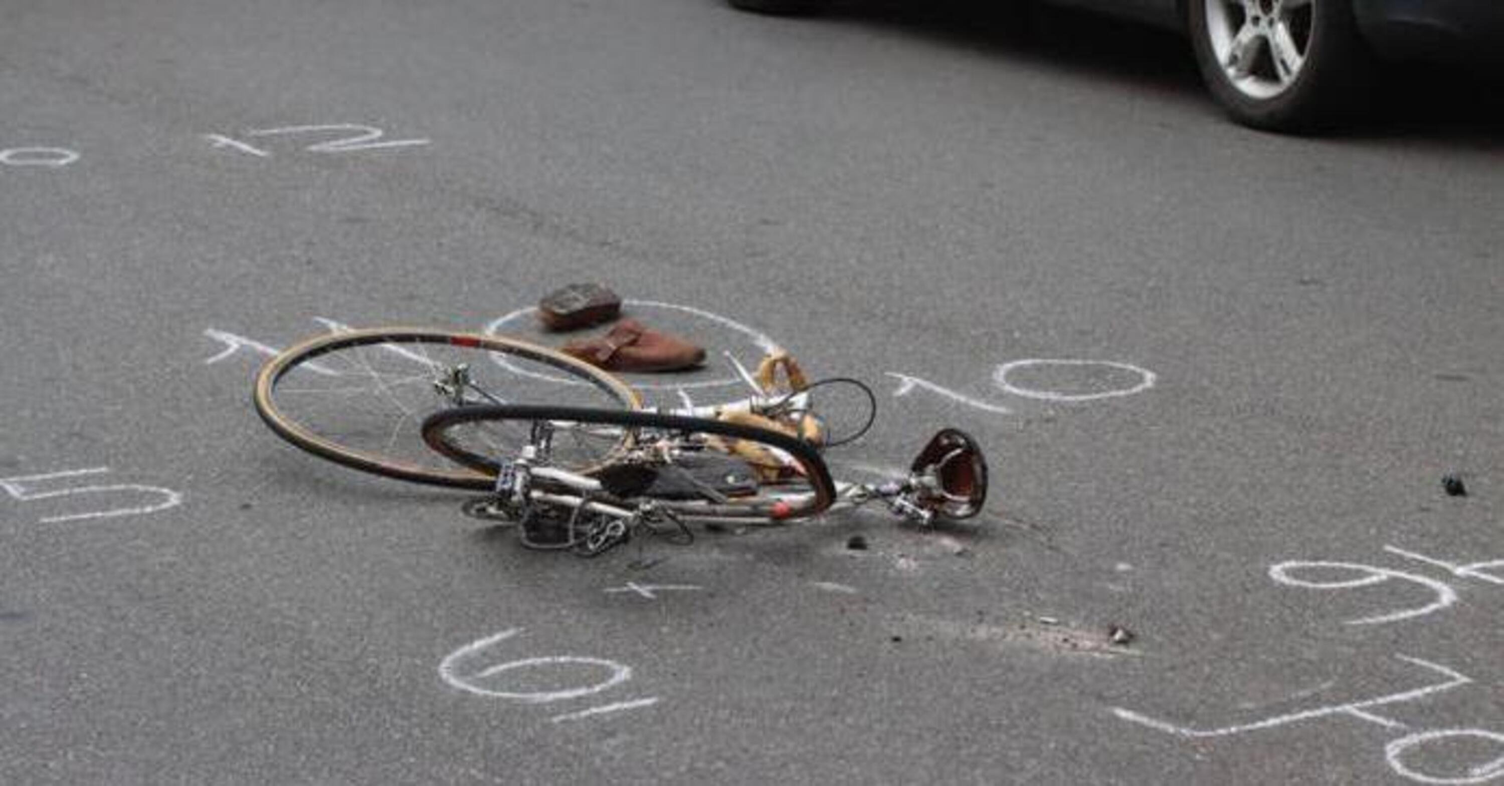 Milano. Incidente mortale in Porta Romana: camion travolge ciclista 28enne