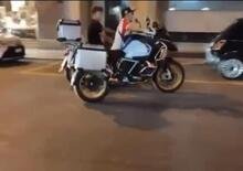 [VIDEO] Palermo, sventa il furto di una moto grazie alla diretta sui social: Sei in diretta, lasciala là!