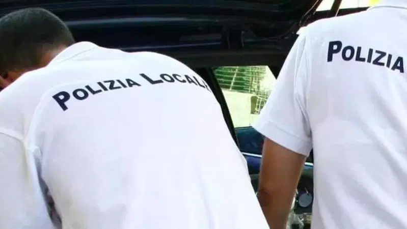 Corse sui Colli Euganei con la targa orizzontale: due moto tentano la fuga dalle forze dell'ordine