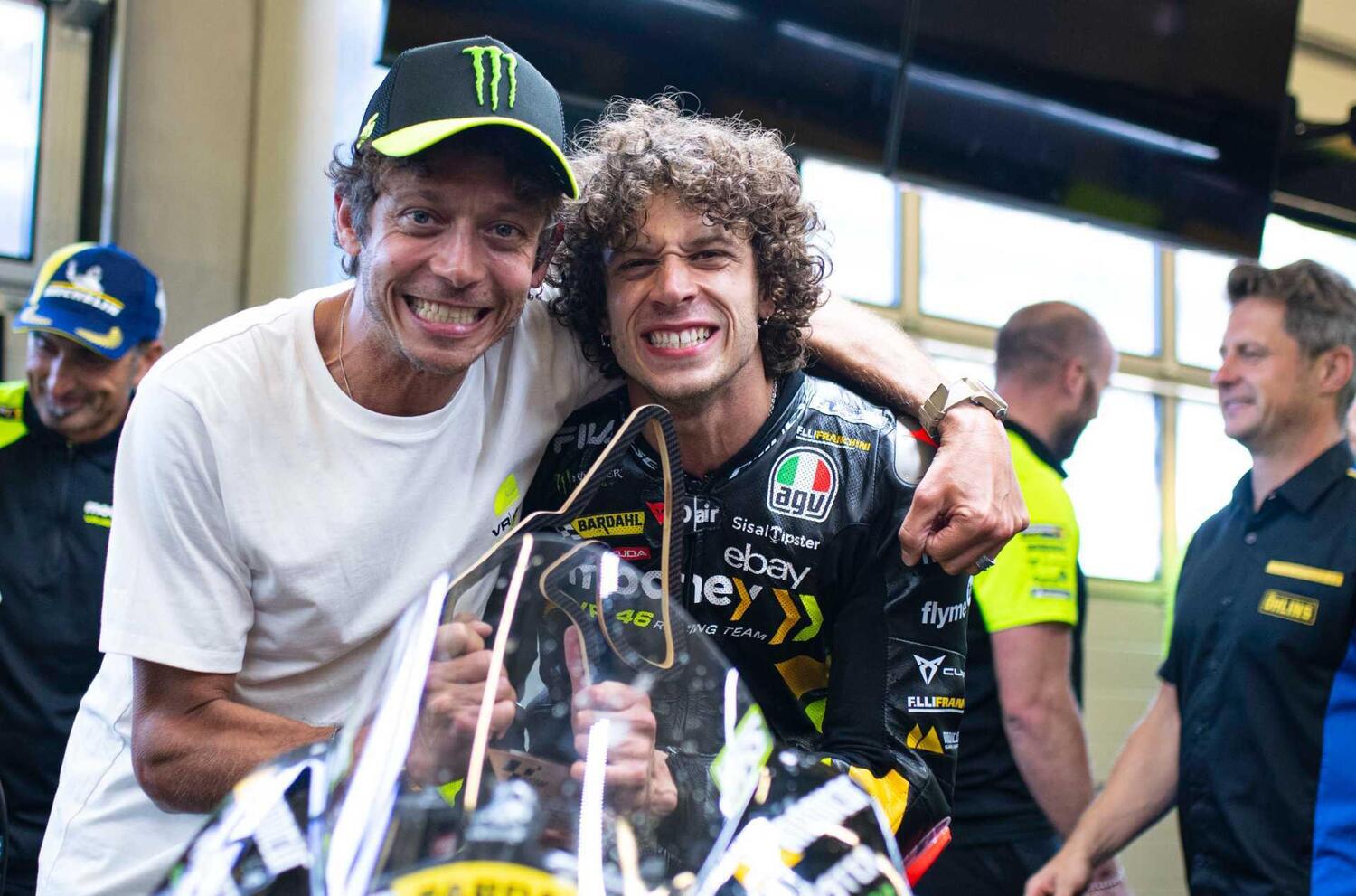 [VIDEO] MotoGP 2023. È ufficiale: Marco Bezzecchi resta con Mooney VR46 Racing Team anche nel 2024!