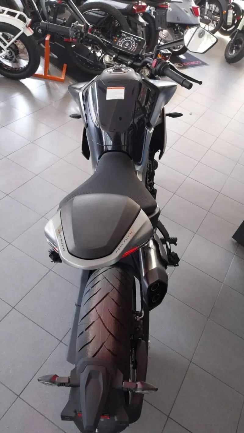 CFMOTO 800NK Sport (2023 - 26) (4)