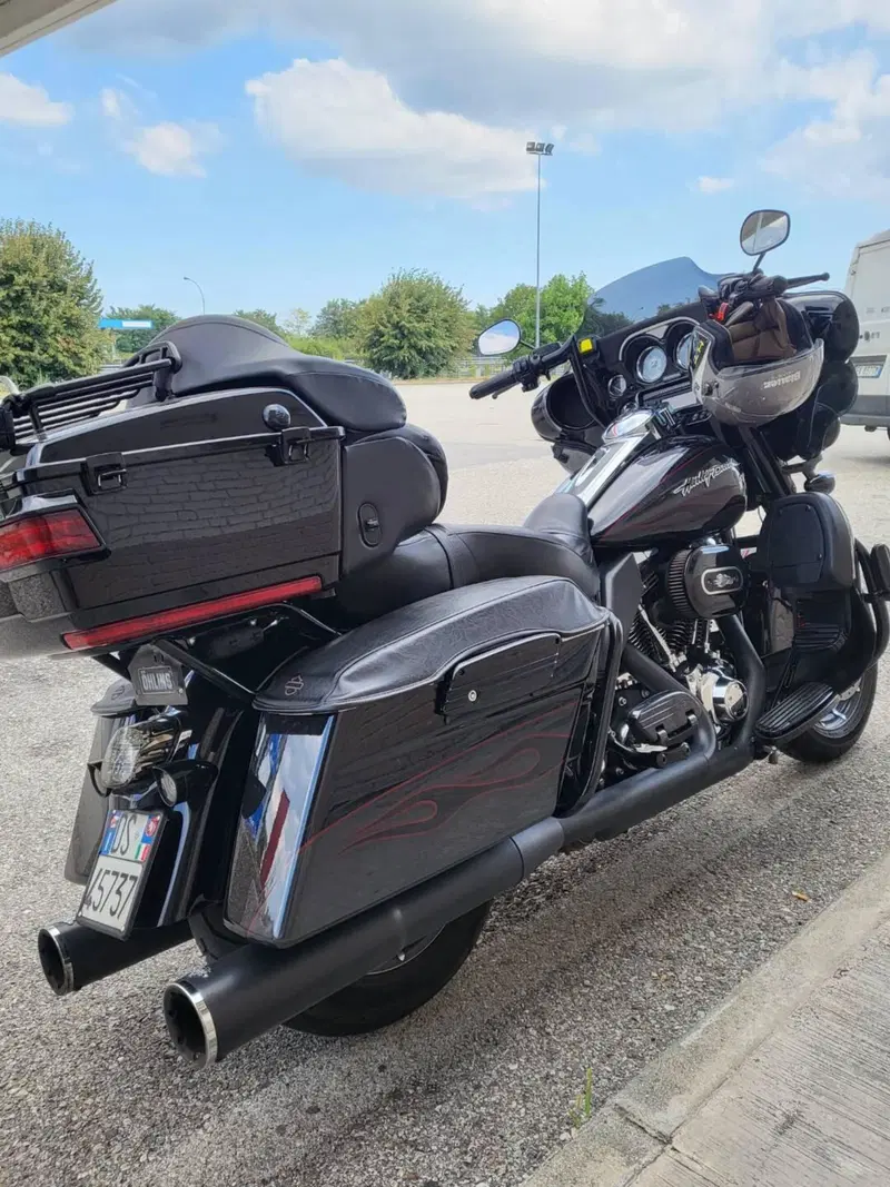 Harley-Davidson 1690 Electra Glide Ultra Limited (2010 - 13) - FLHTK (10)