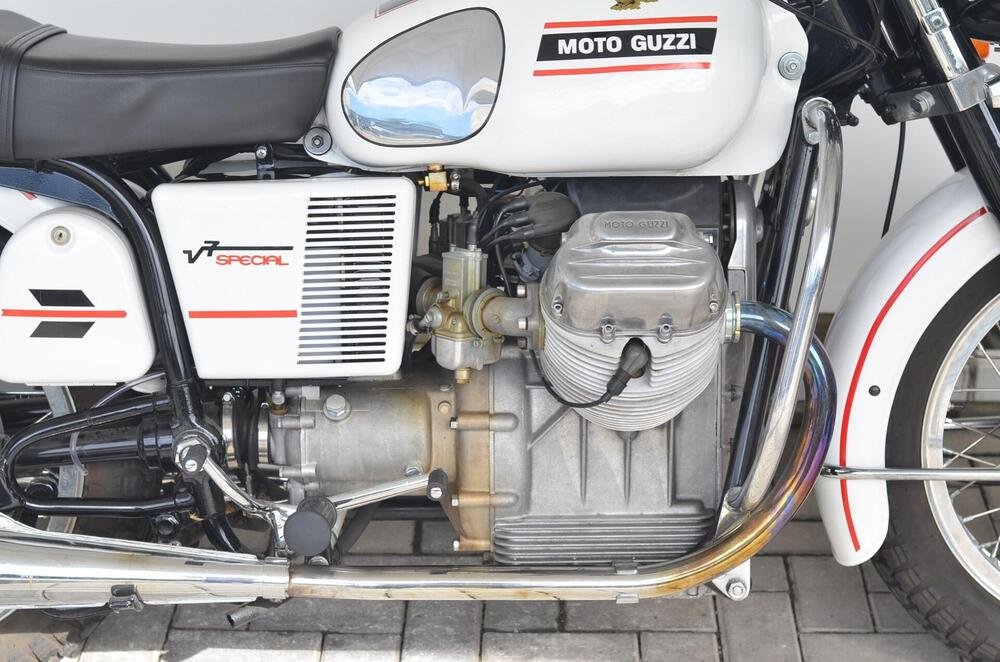 Moto Guzzi V7 Special (3)