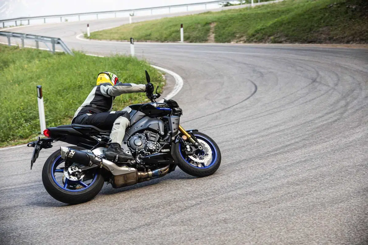 [VIDEO] #ACacciaDiCurve! Sulla Trento - Bondone con la Yamaha MT-10 SP (8)