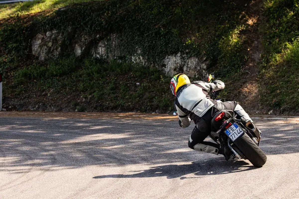 [VIDEO] #ACacciaDiCurve! Sulla Trento - Bondone con la Yamaha MT-10 SP (26)