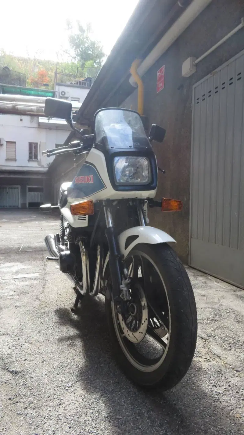 Suzuki GSX 1100 ES (2)