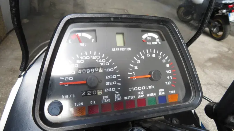 Suzuki GSX 1100 ES (4)